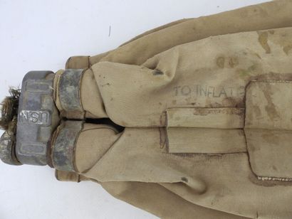 USA. Bouée de sauvetage M1926 en toile caoutchoutée...