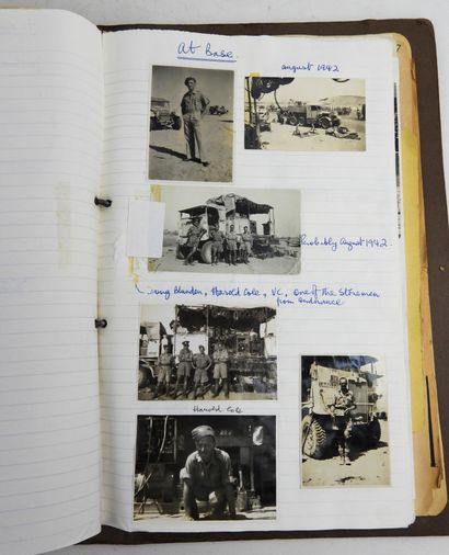 ANGLETERRE. Lot de quatre albums photos de...