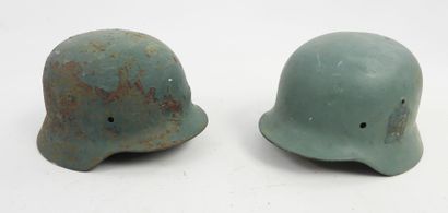 GERMANY. Set of 2 Heer model 1935 steel helmet...