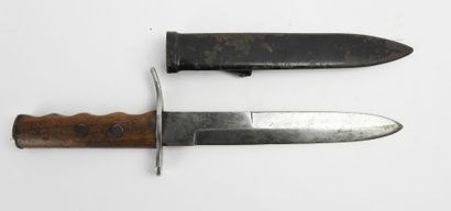 ITALIE. Poignard de combat M1935 à plaquettes...