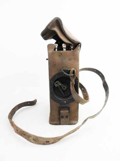 USA. Téléphone de campagne EE-8-B - US Army,...