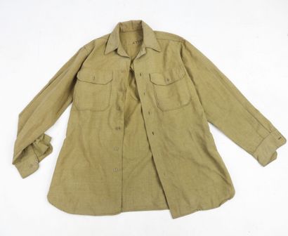 USA. Ensemble composé d'un blouson M41 2e...