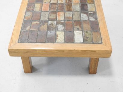 LA BORNE: Coffee table with sandstone tile...