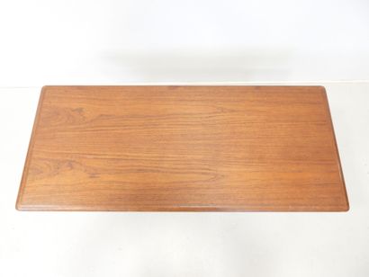 TRIOH (publisher): Rectangular teak coffee...