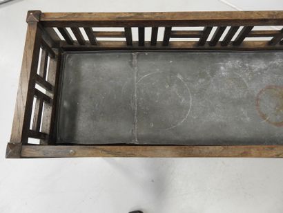 SECESSION VIENNOISE: Rectangular wooden planter...