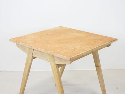 TABLE carrée dans le style scandinave en...