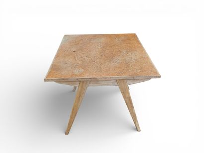 TABLE carrée dans le style scandinave en...