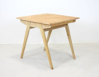 TABLE carrée dans le style scandinave en...