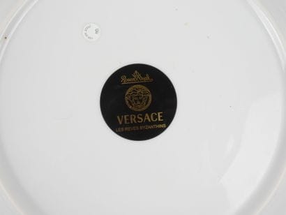 VERSACE - Editeur Rosenthal : Paire d'assiettes...