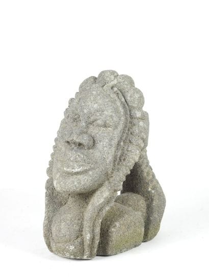 AFRICAN HEAD in carved stone. H. 28 cm.