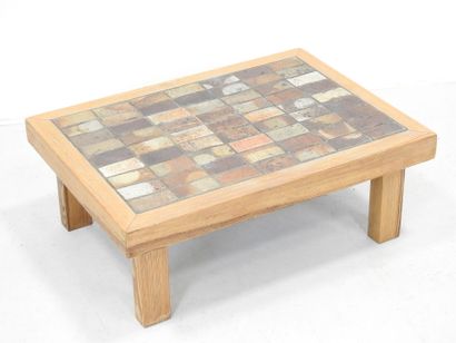 LA BORNE: Coffee table with sandstone tile...