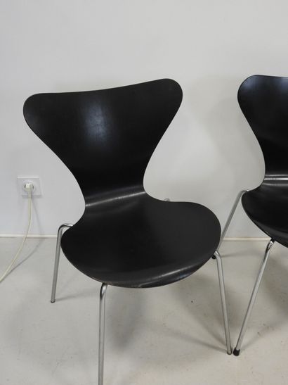 Arne JACOBSEN (1902-1971): Six model 3107...