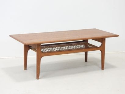 TRIOH (publisher): Rectangular teak coffee...