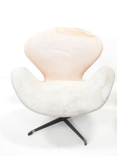 Arne JACOBSEN (1902-1971): Pair of 