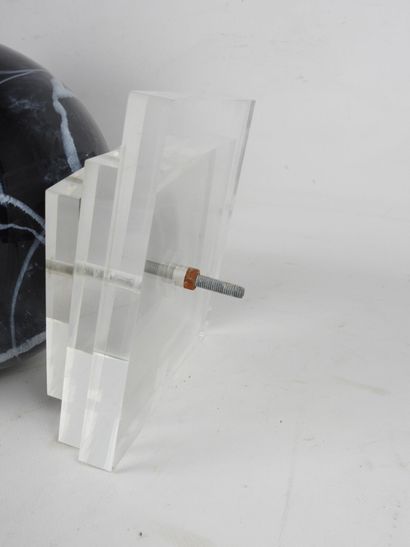 Three resin Balls on Plexiglas base. H. 29...