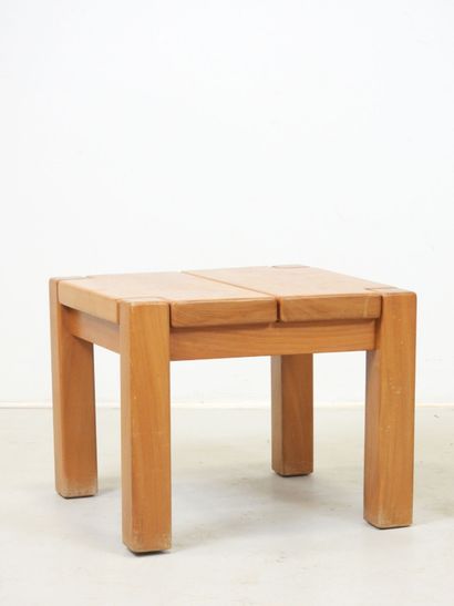 Maison REGAIN: Pair of square-section solid...