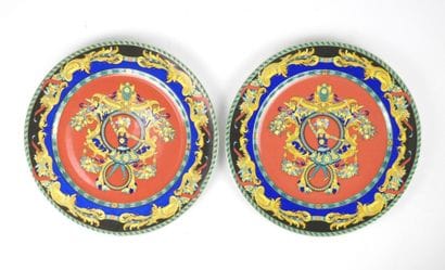 VERSACE - Editeur Rosenthal : Paire d'assiettes...
