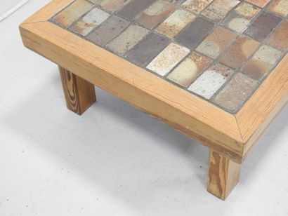 LA BORNE: Coffee table with sandstone tile...