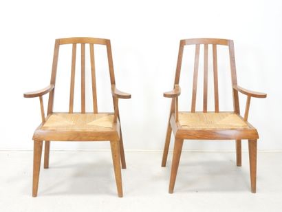 PAIR OF ARMCHAIRS in wood and straw. H: 100...