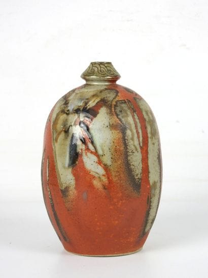 VASE pansu à petit col en grès à décor de...
