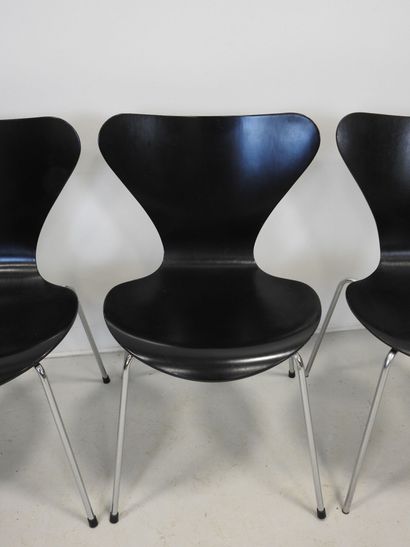 Arne JACOBSEN (1902-1971): Six model 3107...
