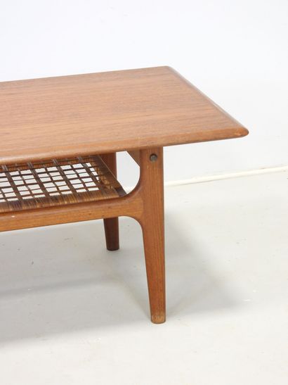 TRIOH (publisher): Rectangular teak coffee...