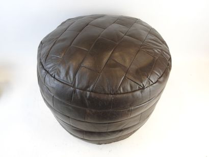 In the spirit of DE SEDE Team
Pouf containing...