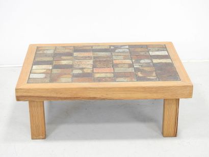 LA BORNE: Coffee table with sandstone tile...