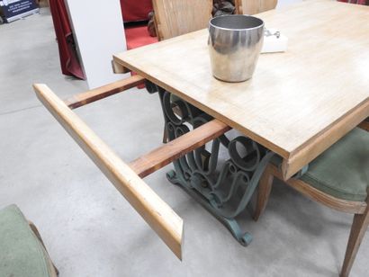 IMPORTANT DINING ROOM TABLE in green lacquered...