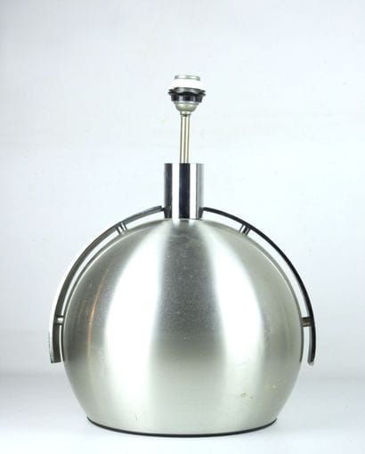 Aluminium ball LAMP. Circa 1970. H. 54 c...