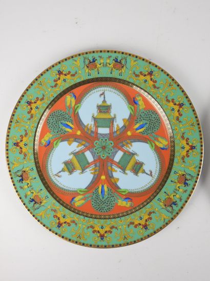 VERSACE - Editeur Rosenthal : Paire d'assiettes...