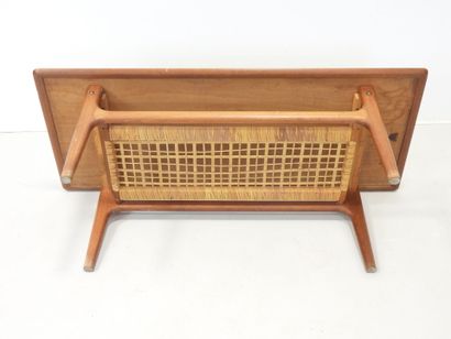 TRIOH (publisher): Rectangular teak coffee...