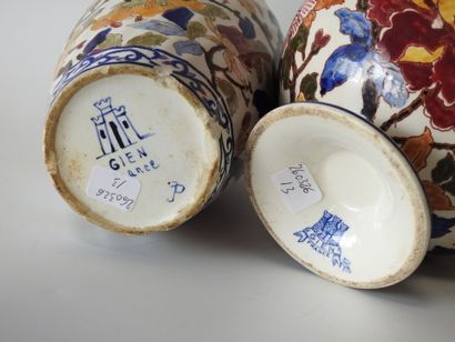 GIEN
Vase en faïence à anses courbes détachées...