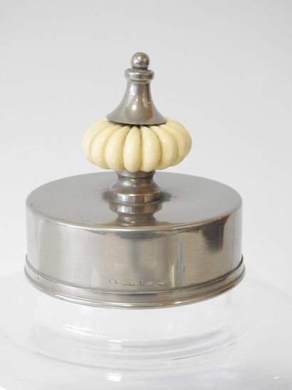 Christian DIOR
Covered pot, glass body with...