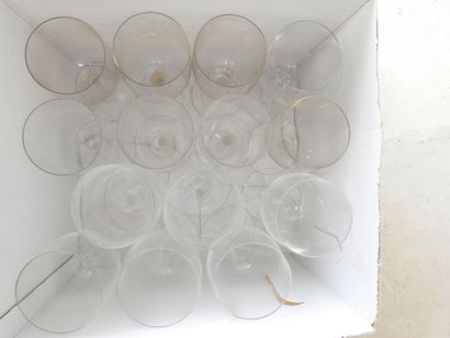 BACCARAT
Partie de service en cristal modèle...