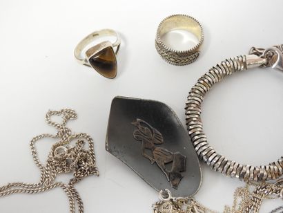Lot en argent 925 comprenant : grelot ancien,...