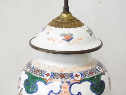 CANTON XIXeme
Pied de lampe en porcelaine...