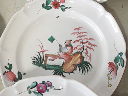 Suite of 10 Eastern earthenware plates with...