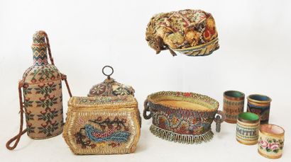 Collection de neuf éléments en tissu et semis...