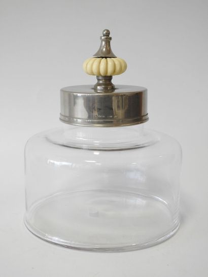Christian DIOR
Covered pot, glass body with...