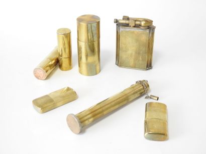 Briquetophilie
Seven copper trench lighters,...