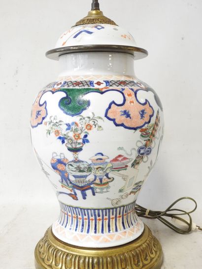 CANTON XIXeme
Pied de lampe en porcelaine...