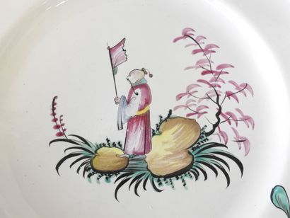 Suite of 10 Eastern earthenware plates with...