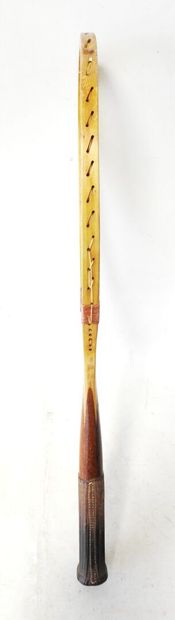 Georges GIBSON BUSSEY - London
Ancienne raquette...