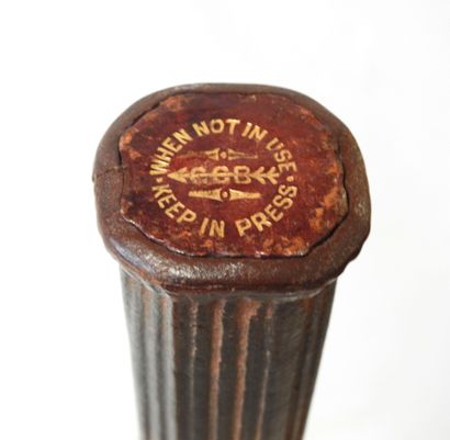 Georges GIBSON BUSSEY - London
Ancienne raquette...
