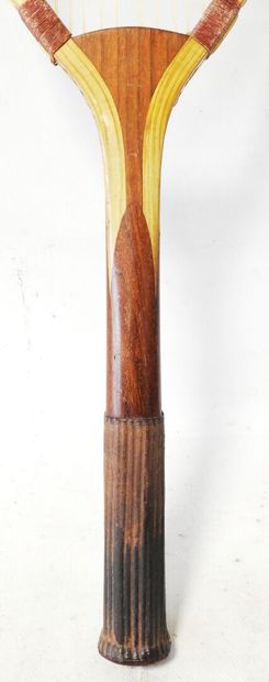 Georges GIBSON BUSSEY - London
Ancienne raquette...