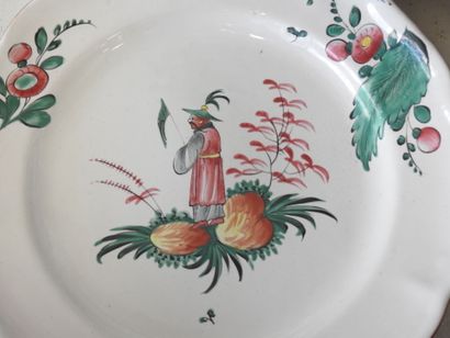 Suite of 10 Eastern earthenware plates with...