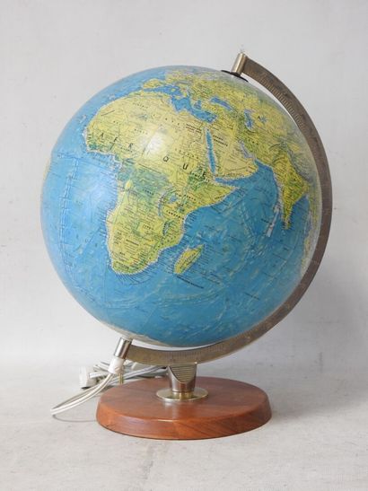 SCAN-GLOB - Danemark
Mappemonde sur structure...