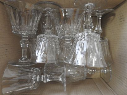 BACCARAT
Suite de 12 verres en cristal modèle...