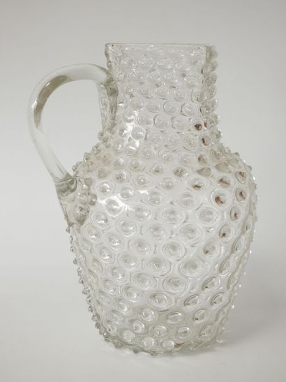 Carafe en verre soufflé à une anse détachée,...